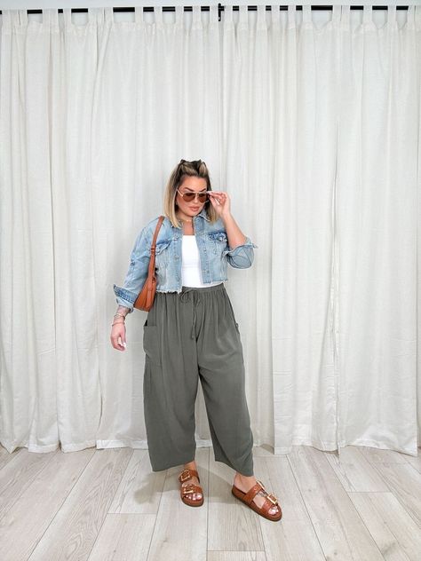 Style Linen Pants Outfit, Fashion Inspo Outfits Plus Size, Summer Wide Leg Pants Outfit, Plus Size Linen Pants Outfit, Plus Size Wide Leg Pants Outfit, Wide Leg Pants Outfit Work, Linen Pants Plus Size, Plus Size Wide Leg Pants, Linen Pants Outfit