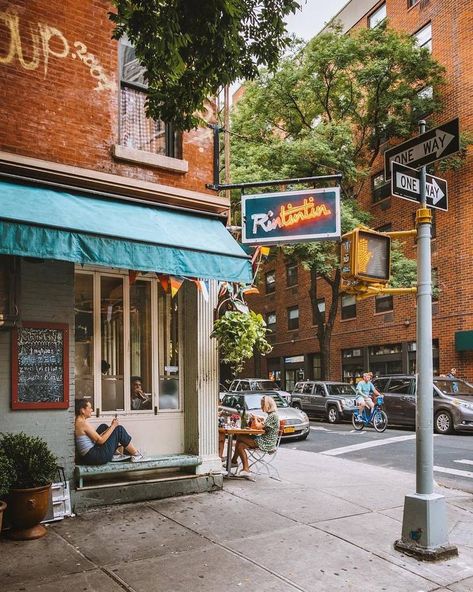 Elizabeth Street and Spring Street, Nolita, Manhattan. Photo via @doubleshockpower #viewingnyc #newyork #newyorkcity #nyc Photos Of New York City, City Streets Photography, New York Buildings, Voyage New York, New York Architecture, New York City Photos, Building Photography, Bg Design, Street Corner