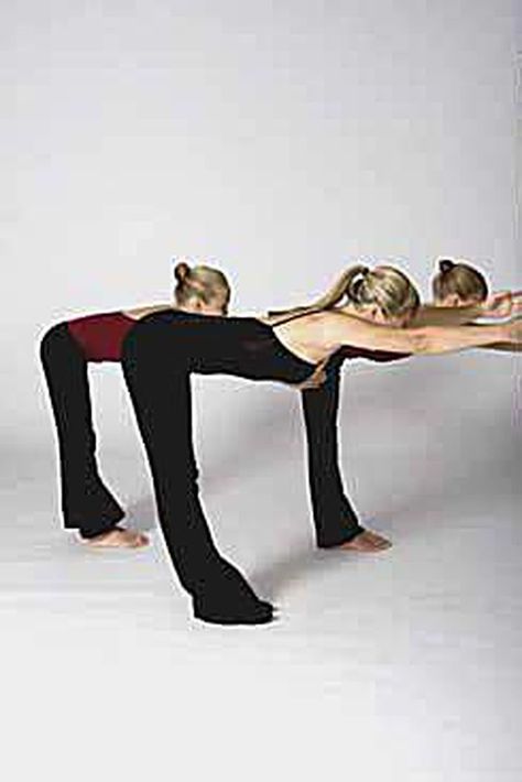 Follow The Steps of This Helpful Jazz Stretch Routine to Stay Limber: Flat Back Stretch Do Splits, Warm Up Stretches, Dance Warm Up, Cosmo Girl, Teach Dance, Stretch Routine, Praise Dance, Alvin Ailey, Bolshoi Ballet