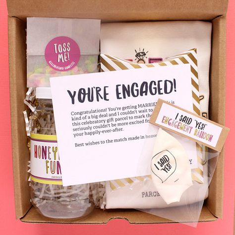 Engagement Gifts Hooray! It’s on! Your friends just got engaged! Now you need just the perfect little present to let them know just how psyched you are! Affiliate links are used in the shopping links in this post, meaning this blog may receive a commission from our sponsors at no cost to you, if a qualifying purchase … Diy Engagement Gifts, Engagement Basket, Engagement Gift Baskets, Best Engagement Gifts, Engagement Balloons, Engagement Gifts For Bride, Unique Engagement Gifts, Engagement Gifts Newly Engaged, Engagement Gift Boxes