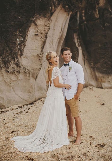 Beach Wedding Groom Attire Ideas / http://www.himisspuff.com/beach-wedding-groom-attire-ideas/ Beach Wedding Clothes For Groom, Beach Elopement Groom Attire, Grooms Beach Wedding Attire, Beach Wedding Groom Attire, Hawaii Photoshoot, Beach Groom, Grooms Outfit, Beach Wedding Groomsmen, Beach Wedding Groom