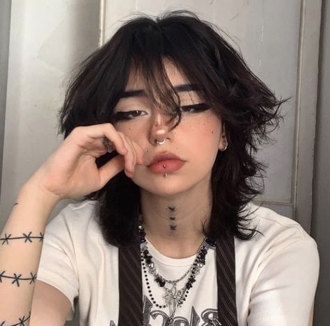 Styl Grunge, Short Grunge Hair, Hair Inspiration Short, E Girl, Alternative Hair, Fluffy Hair, Cute Hairstyles For Short Hair, Short Hair Haircuts, Hair Reference