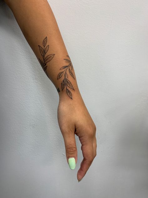 wrap around leaf tattoo, bracelet tattoo. Tattoo Wrap Around Wrist, Wrap Around Leaf Tattoo, Arm Wrap Tattoo, Wrap Around Wrist Tattoos, Around Arm Tattoo, Wrap Around Tattoo, Simple Arm Tattoos, Tattoos Simple, Wrap Tattoo