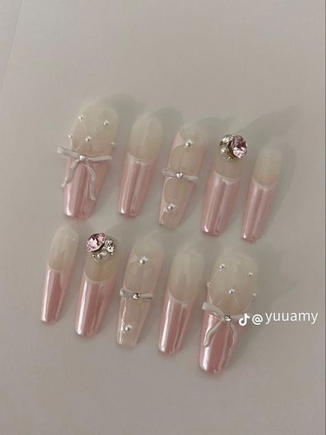 Croquette Nails (@yuuamy) #nails #naildesign #nailartistry #nailart #manicure #pedicure #nailsofinstagram #instanails #naillenspiration #nailtrends #nailgoals #prettynails #cutenails #fancynails #acrylicnails #gelnails #longnails #shorthnails #Valentine'sdaynails #Valentine'sday Ballet Nails, Asian Nails, Hello Nails, Blush Nails, Gel Press, Really Cute Nails, Soft Nails, Ballerina Nails, Kawaii Nails