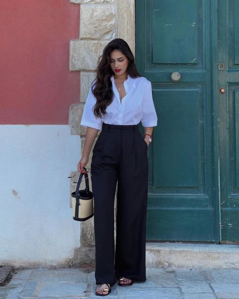 13 Incredible Old Money Aesthetic Outfits To Recreate Yourself - The Wandering Girl Old Money Aesthetic Outfits, Outfits To Recreate, Recreate Yourself, France Outfits, Look Zara, Elegante Y Chic, Look Office, Corporate Fashion, Corporate Outfits