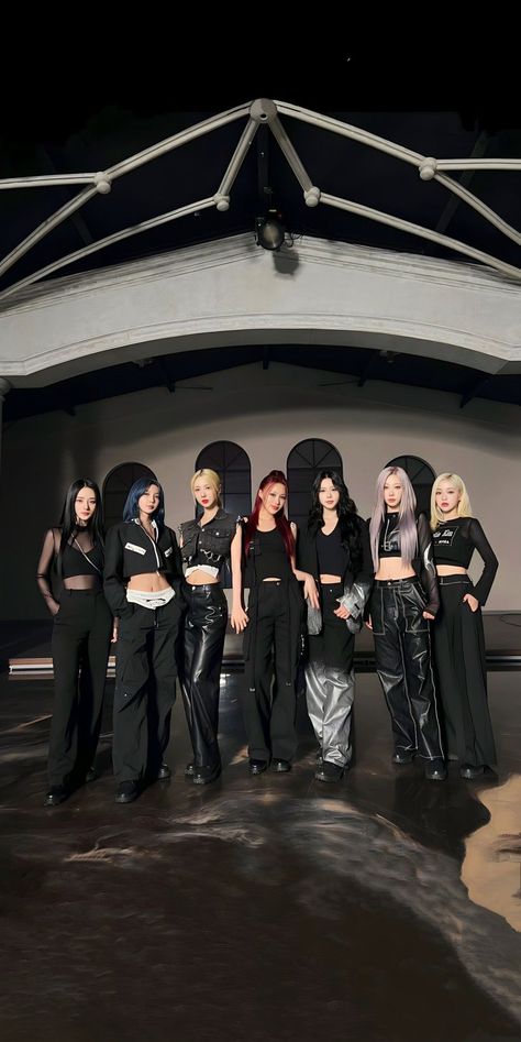 Dream Catcher Wallpaper Kpop, Dreamcatcher Kpop Group Photo, Dreamcatcher Ot7 Wallpaper, Deukae Ot7, Dreamcatcher Group Photo, Dreamcatcher Kpop Wallpaper, Dreamcatcher Concert, Dreamcatcher Members, Dreamcatcher Ot7