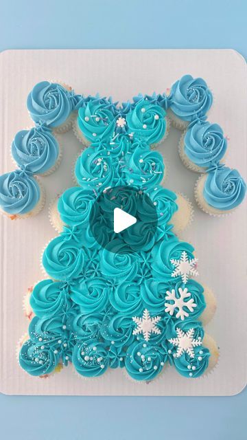 Frozen Pull Apart Cupcakes, Elsa Cupcakes, Individual Cupcakes, Wilton 1m, Elsa Cake, Frozen Cupcakes, Pull Apart Cupcake Cake, Pull Apart Cake, Elsa Cakes