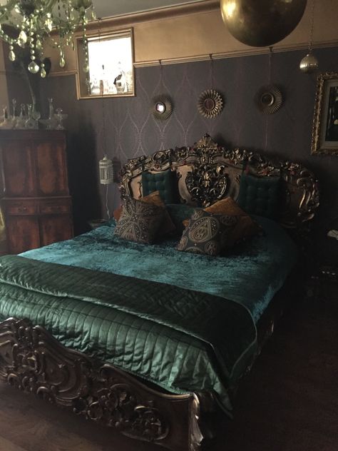 Romantic Bedroom Decor, Dark Home Decor, Romantic Bedroom, Blue Rooms, Gothic Home Decor, Design Bedroom, Blue Bedroom, Room Inspiration Bedroom, Bedroom Aesthetic