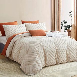 Boho Comforters Cozy Bedroom, Rust Duvet Cover Bedroom Ideas, Black Cream And Burnt Orange Bedroom, Cozy Duvet Covers, Boho Theme Bedroom, Cozy Adult Bedroom, Neutral Bedroom Decor Earth Tones, Burnt Orange Bedroom Ideas, Boho Bedspreads