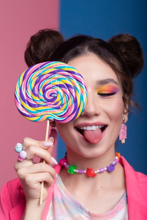 Candy Photoshoot, Candy Theme, Fun Photoshoot, Self Portrait Poses, Photoshoot Themes, Candy Girl, Photoshoot Concept, Shooting Photo, Candy Shop