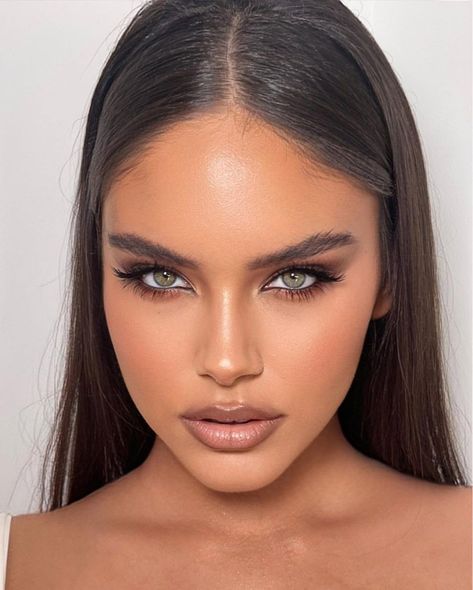 Green Brown Makeup Look, Make Up For Brunettes With Green Eyes, Smoky Eyeshadow Green Eyes, Black Tie Makeup Looks Green Eyes, Hairstyles For Green Eyes, Prom Make Up For Green Eyes, Prom Makeup For Green Eyes Black Dress, Make Up Green Eyes Brunette, Make Up For Blue Eyes Brunette