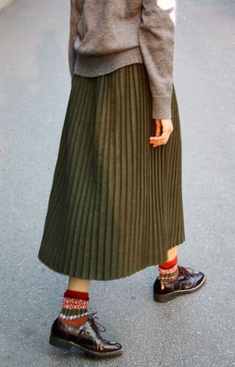 Big Sweaters, Patterned Socks, A Skirt, Soft Grunge, 가을 패션, Mode Vintage, Style Chic, Looks Style, Mode Inspiration