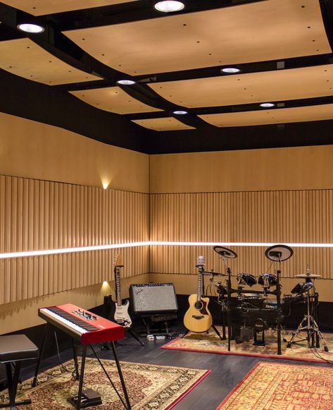 School Music Room Design, Music Studio Decor Interior Design, Studio Music Room Design, Music Studio Room Luxury, Recording Room, Music Studio Design, Music Room Design, Home Recording Studio Setup, Recording Studio Setup