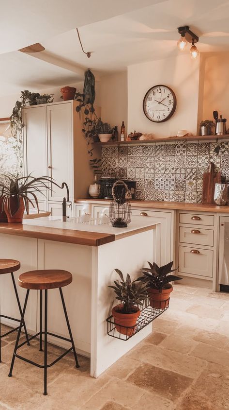 40+ Inspiring Boho Kitchen Designs That'll Make Cooking a Dream Boho House Remodel, Rustic Boho Apartment Decor, Kitchen Decor Plants Inspiration, Boho Neutral Kitchen, Boho Farmhouse Kitchen Cabinets, Kitchen Interior Boho, Kitchen Boho Chic, Interior Design Bohemian Modern, Boho Cabinets Kitchen