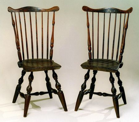 Pair of painted fan-back windsor side chairs Connecticut, circa 1770 Private collection Federal Furniture, Windsor Chairs, Painted Fan, Americana Art, Windsor Chair, American Antiques, Painted Chairs, American Furniture, Chair Backs