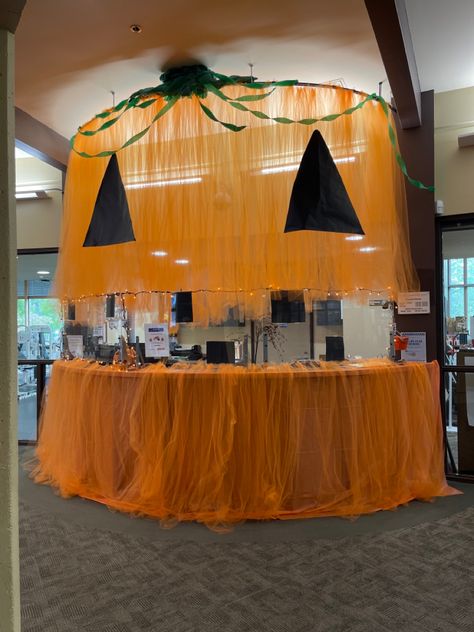 Halloween Office Ideas Decor, Hospital Fall Decorations, Halloween Decorations Workplace, Reception Desk Halloween Decorations, Halloween Office Events, Pediatric Office Halloween Decorations, Dr Office Halloween Decorations, School Gym Halloween Decorations, Halloween Decorations For School Cafeteria