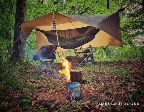 1000 Lifehacks, Kanazawa Japan, Zelt Camping, Bushcraft Kit, Bushcraft Shelter, Tenda Camping, Bushcraft Skills, Tent Set Up, Comfortable Camping