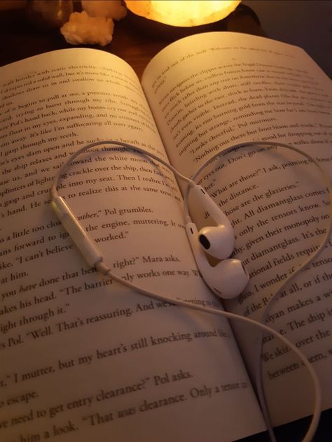 reading aesthetic is everything (my image!!) Book With Headphones, Reading Motivation, Library Aesthetic, Reading Aesthetic, Autumn Aesthetic, Book Girl, I Love Books, Study Motivation, Book Aesthetic