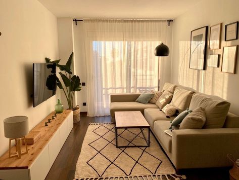 Cozy Luxury, Room Cozy, Apartment Living Room Design, Small Apartment Living Room, Small Living Room Decor, 아파트 인테리어, Small Apartment Living, Home Design Living Room, Apartment Decor Inspiration