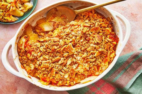 Fall Casseroles, Pineapple Casserole, Breakfast Party Foods, Easy Dinner Casseroles, Breakfast Party, Apples And Cheese, Baked Casserole, Cheese Casserole, Quick Easy Dinner