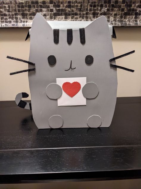 Pusheen Valentines, Cool Valentine Boxes, Unique Valentine Box Ideas, Girls Valentines Boxes, Valentine Boxes For School, Diy Valentines Box, Kids Valentine Boxes, Kawaii Valentine, Valentine Card Box