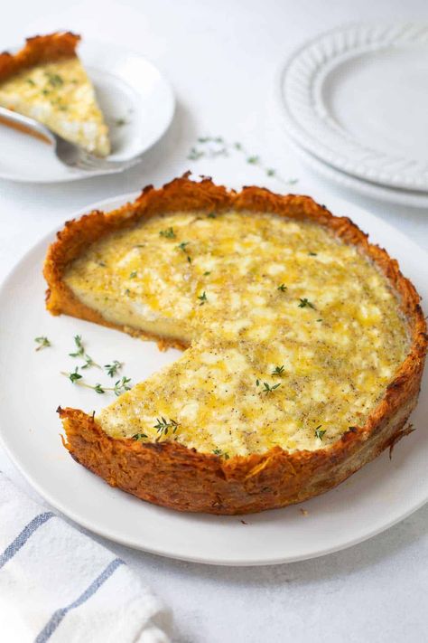 Sweet Potato Crusted Quiche with Goat Cheese and Leeks! {Gluten-Free} This quiche is a crowd-pleaser! Serve it at your next holiday brunch. Sweet Potato Crusted Quiche, Potato Crusted Quiche, Sweet Potato Crust Quiche, Sweet Potato Crust, Meaningful Eats, Gluten Free Quiche, Goat Cheese Quiche, Cheese Quiche Recipe, Potato Crust