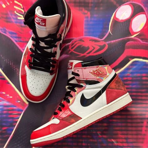 Spiders Man, Nike Air Jordan 1 High, Jordan Sneaker, Shoes Sneakers Jordans, All Nike Shoes, Best Shoes For Men, Jordan 1 High Og, Cute Nike Shoes, Cute Nikes