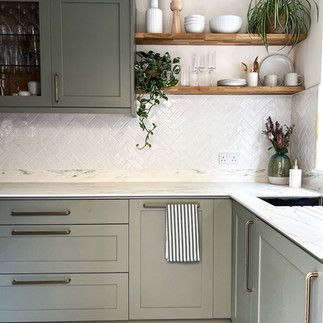 Kitchen Full Tiles Kitchen, How To Make A Small Kitchen Look Bigger, Diy Kitchens Uk, Sage Green House Interior Aesthetic, Make Kitchen Look Bigger, Townhome Kitchen, Howdens Kitchen, Port Austin, Sage Kitchen