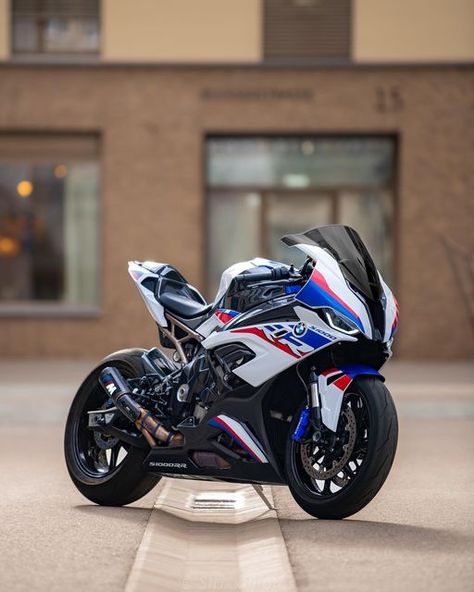 Bmw Motorcycle S1000rr, M5 Cs, Motorbike Illustration, Mustang Car Aesthetic, 2023 Ford Mustang, Bike Bmw, Car Tattoo Design, Image Moto, Мотоциклы Cafe Racers