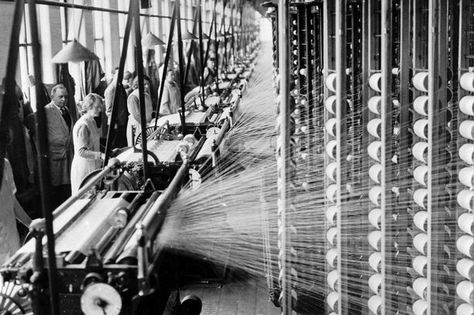 The Way We Were: When cotton was king and Manchester led Industrial Revolution - Manchester Evening News Industrial Revolution, Spinning Cotton, Cotton Mill, World History Lessons, The Industrial Revolution, Textile Factory, Lego Pictures, Textile Industry, Native American History