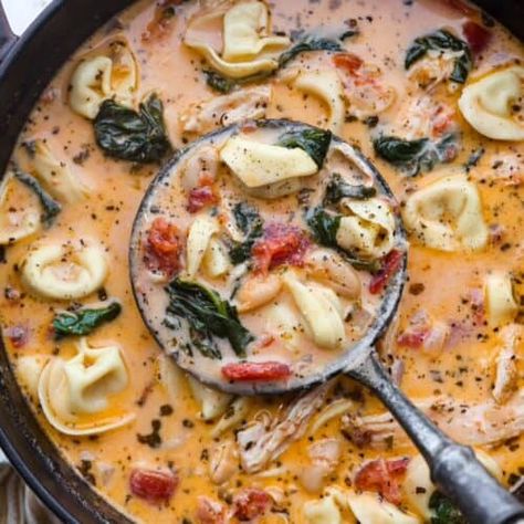 Creamy Tuscan Garlic Tortellini Soup | The Recipe Critic Soup Meals, Garlic Tortellini, Tuscan Tortellini, Best Soups, Tuscan Garlic Chicken, Tuscan Soup, Chicken Tortellini, White Soup, Cheap Clean Eating