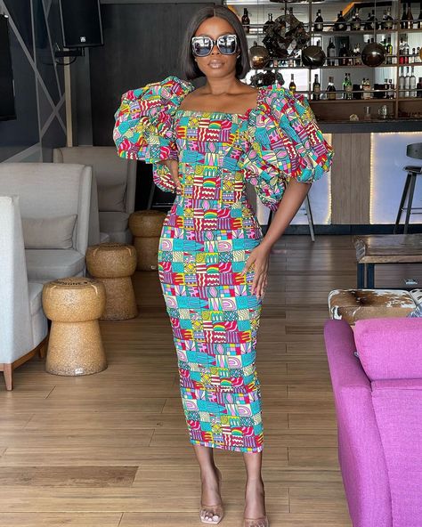 Enadia Cl. Ankara and more on Instagram: “Midi sweetness and detachables 😍😍 Shop our OSUN bustier midi dress Available in sizes 6-14 (Bigger sizes +N2000 to original price)…” Feminine Journey, Dress With Detachable Sleeves, Bustier Midi Dress, Nigerian Outfits, African Traditional Wear, African Print Dress Ankara, Ankara Gown, Simple Gowns, African Dresses Modern