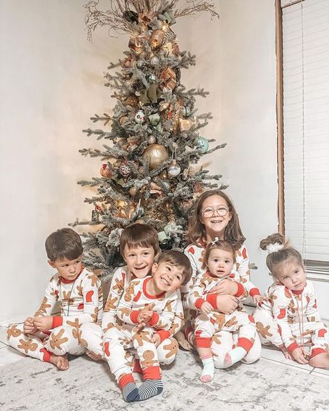 Christmas Cousin Pictures, Cousin Christmas Pictures, Cousin Photos, Christmas Pajama Pictures, Cousin Pictures, Cousin Photo, Xmas Pictures, Christmas Pics, Christmas Jammies