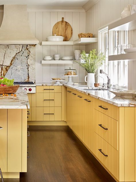 Yellow Kitchen Cabinets Ideas, Kitchens With Yellow Cabinets, Retro Kitchen Yellow, Berry Kitchen Cabinets, Kitchen Yellow Cabinets, Kitchen Remodel Colorful, Mustard Yellow Cabinets, Retro Yellow Kitchen, Mustard Yellow Interior Design