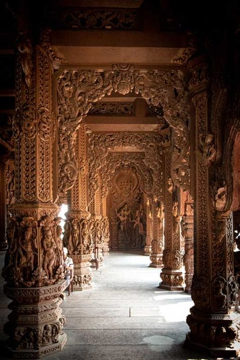 Indian Castle, Hinduism Aesthetic, Sanctuary Of Truth, Boho Hippie Fashion, Historical Sculptures, Wooden Castle, Temple India, Indian Temple Architecture, India Architecture