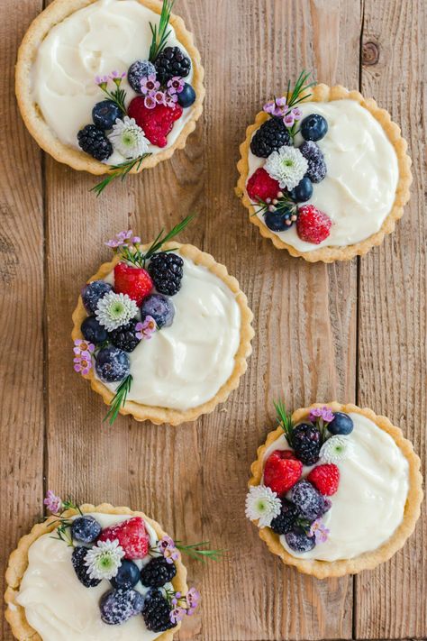 #ad Easy Sugar Cookie Fruit Tarts | Spring is here which means countless wonderful excuses to make beautiful treats and spoil those around you.  Mother's Day, spring tea parties, ladies lunches, baby and bridal showers, you name it, lots of reasons to celebrate.  I am a big fan of how real fruit looks on dessert so I thought it would be exciting to experiment with a fruit tart. || JennyCookies.com #handmadewithjoann Sugar Cookie Fruit Tart, Fruit Sugar Cookies, Jenny Cookies, Fruit Tarts, Types Of Desserts, Spring Tea, Easy Sugar Cookies, Real Fruit, Wedding Dessert