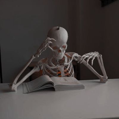 Skeleton Pics, Medical Wallpaper, Simple Phone Wallpapers, Funny Skeleton, Medical Aesthetic, Funny Profile Pictures, Study Time, Anatomy Art, Human Anatomy