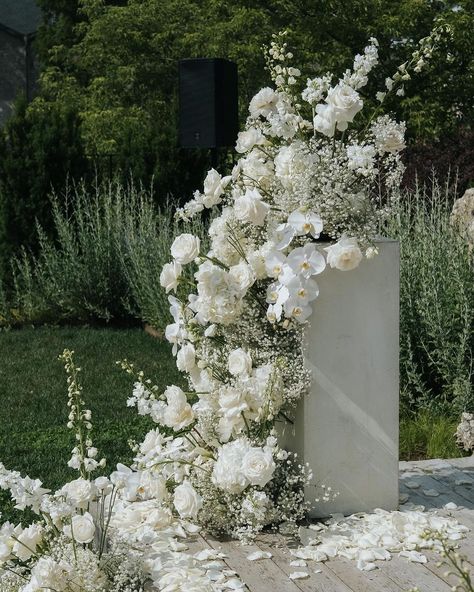 Alter Flower Arrangement, Wedding Ceremony Platform, Alternative Wedding Arch, Chic Wedding Florals, Wedding Ceremony Flowers Altar, Ceremony Floral Arrangements, Ceremony Platform, Elora Mill Wedding, Altar Flowers Wedding