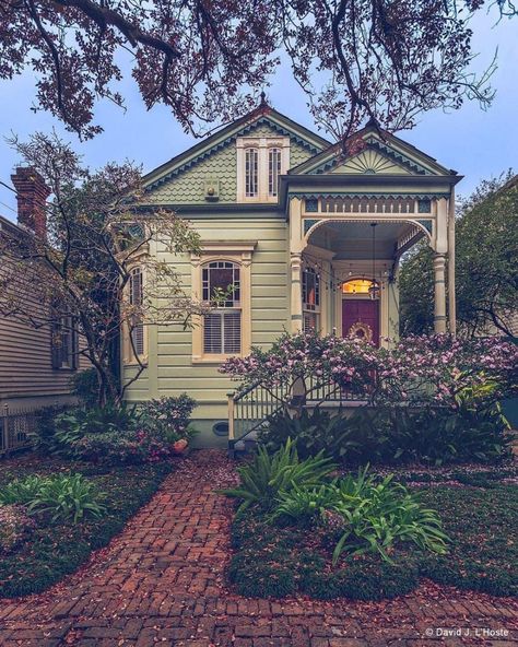 New Orleans House Exterior, Nice Kitchens, New Orleans Architecture, Cute Cottages, Property Ideas, Haunting Beauty, Shotgun House, Sims 4 House Plans, Cottage Aesthetic