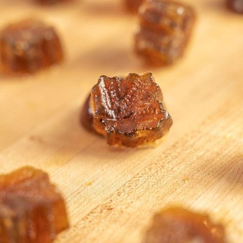 How to Make Hard Maple Candy with Just Maple Syrup Maple Syrup Candy Recipe, Maple Candy Recipe, Maple Syrup Candy, Homemade Maple Syrup, Hard Candy Recipes, Maple Syrup Recipes, Easy Candy Recipes, Maple Candy, British Baking