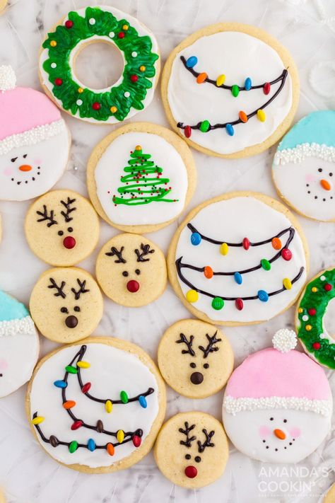 Easy Christmas Sugar Cookies, Christmas Sugar Cookies Easy, Christmas Wreath Cookies, Christmas Sugar Cookie Recipe, Easy Icing, Christmas Sugar Cookies Decorated, Holiday Sugar Cookies, Cookie Cookbook, I Heart Naptime