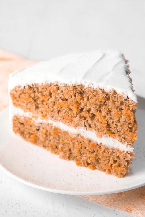 The ULTIMATE Healthy Carrot Cake Recipe! Absolute perfection! This skinny carrot cake doesn't taste healthy at all! My family swears by it -- you'll never need another recipe again! ♡ best carrot cake recipe | carrot cake from scratch | clean eating healthy carrot cake | low calorie healthy carrot cake Dessert Mascarpone, Carrot Cake Recipe Healthy, Dessert Restaurant, Healthy Carrot Cake, Pudding Chia, Dessert Mousse, Paper Circle, Healthy Carrot Cakes, Breakfast Low Carb