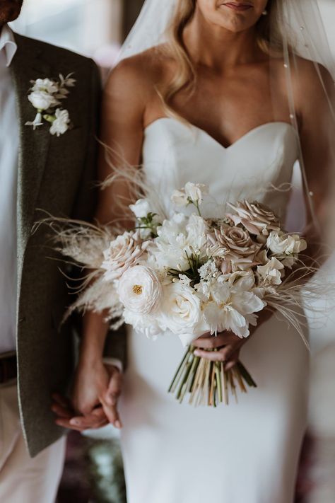 Mostly White Wedding Bouquet, Simple Boho Bride Bouquet, Bouquet Wedding Rustic, Bride And Bouquet, Bouquet For Ivory Wedding Dress, Boho Bridal Flowers, Neutral Flower Bouquet Wedding, Peonies For Wedding, Champagne Bouquet Wedding