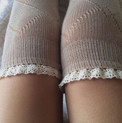 pintrest- vivindior twitter- girlphilosopher Socks Aesthetic, Deer Girl, Under Your Spell, Doe Eyes, Oh Deer, Blogger Girl, Autumn Aesthetic, Girl Next Door, Gilmore Girls