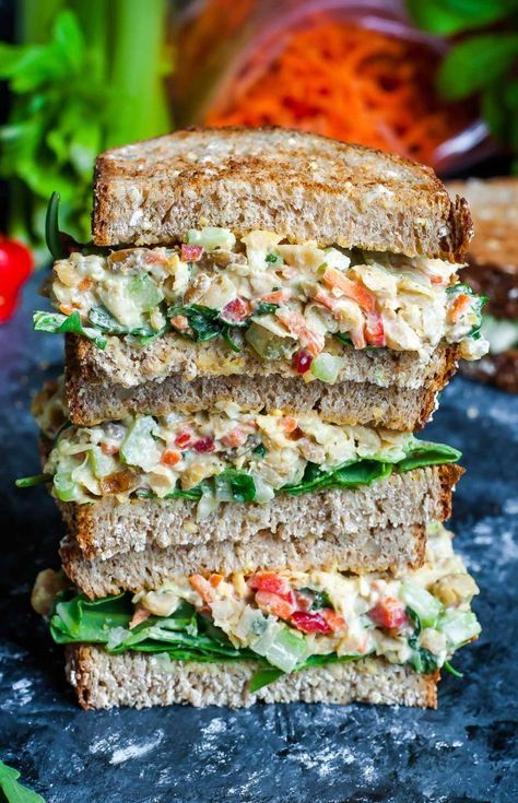 Sandwich Recipes Vegetarian, Cold Sandwich Recipes, Sandwich Vegetarian, Resep Sandwich, Vegetarian Sandwich Recipes, Chickpea Salad Sandwich, Dada Ayam, Resep Salad, Diner Recept