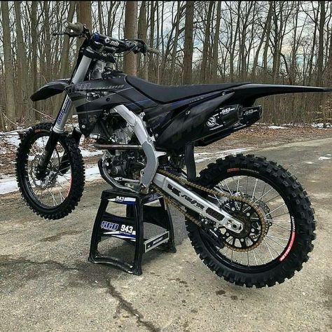 @drift_daze Custom Dirt Bike, Motocross Girls, Dirt Bike Gear, Enduro Motocross, Motos Yamaha, Motocross Love, Cool Dirt Bikes, Image Moto, Motorcross Bike