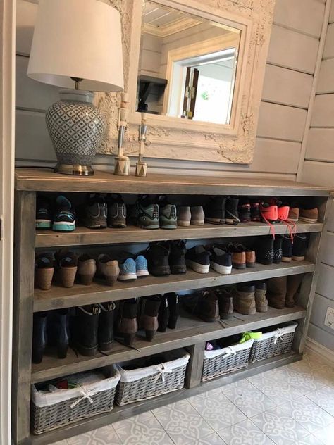 Mudroom Decor, Mudroom Laundry Room, Mud Room Storage, Casa Country, Mudroom Design, Boot Room, Laundry Mud Room, Home Entrance Decor, Diy Furniture Couch