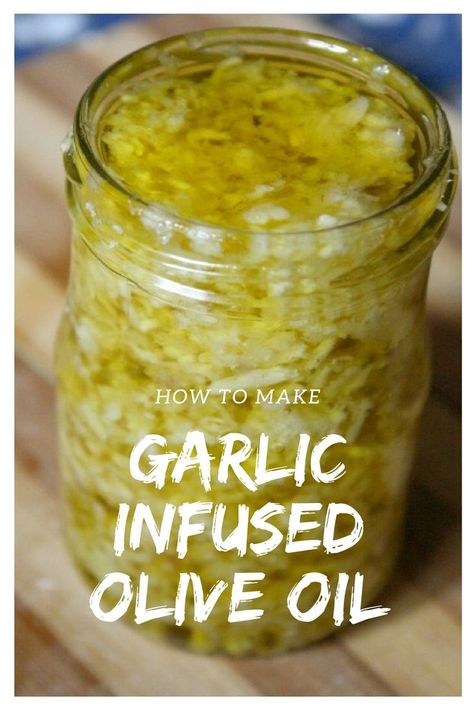 Cooking Cabbage, Infused Oil Recipes, Flavored Vinegars, Garlic Infused Olive Oil, Dipping Oil, Flavored Olive Oil, Olive Oil Recipes, Homemade Oil, Garlic Olive Oil