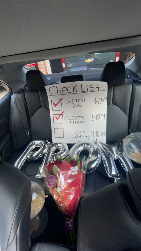 Romantic Promposal, Promposal Ideas For Her, Promposal Ideas For Him, Sadie Hawkins Proposals, Creative Prom Proposal Ideas, Sadies Proposal, Cute Hoco Proposals, Cute Promposals, Promposal Ideas