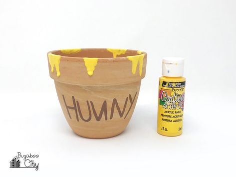 Winnie The Pooh Honey Pot, Pooh Honey Pot, Winnie The Pooh Decor, Centerpieces Party, Centerpiece Craft, Honey Pots, Winnie The Pooh Honey, Winnie The Pooh Themes, Honey Diy